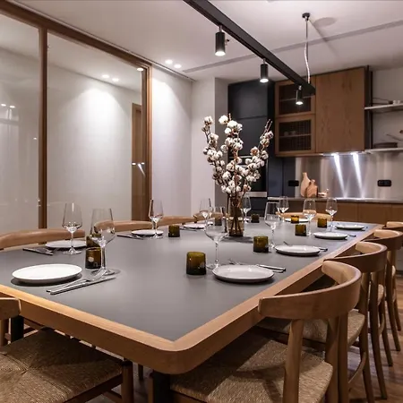 Ergon House Hotell 4*